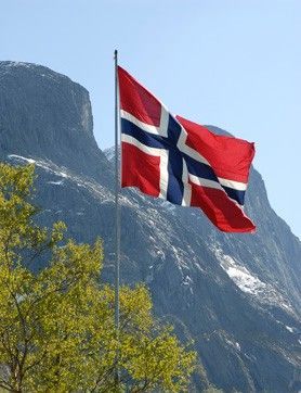 17-mai- flagg-008-red.jpg
