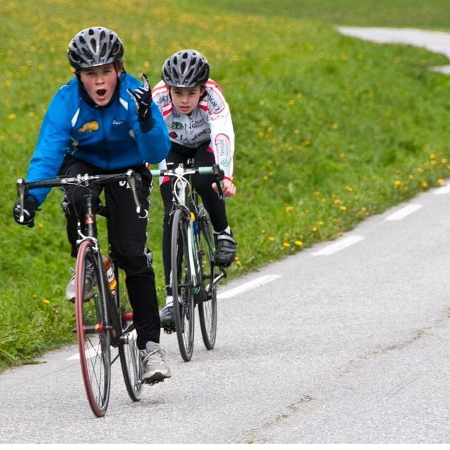Full fart for to unge lovande